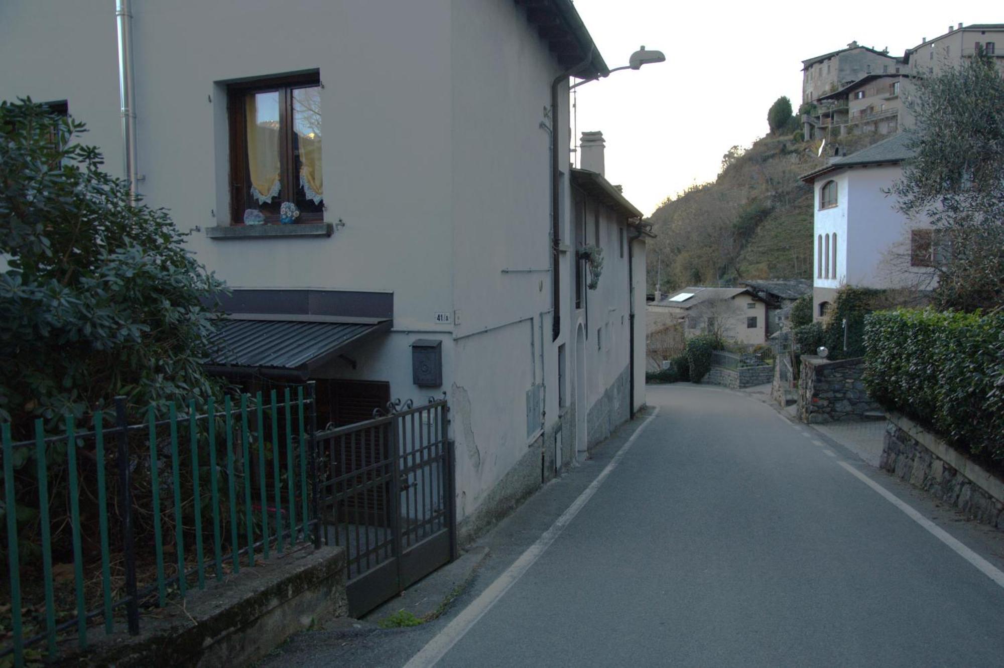 Typical Apartment In Valtellina Sondrio Bagian luar foto