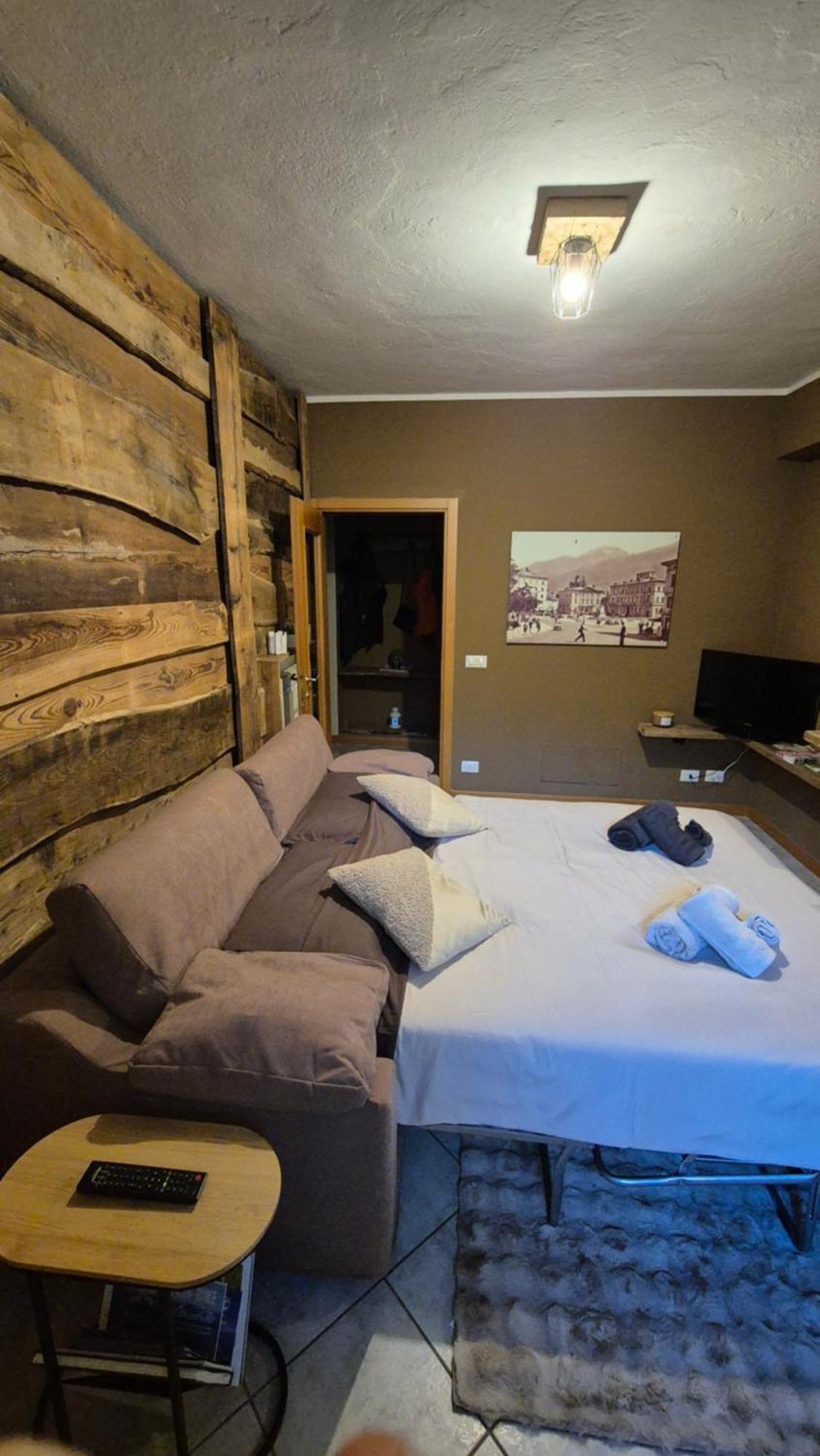 Typical Apartment In Valtellina Sondrio Bagian luar foto